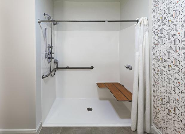 Images Holiday Inn & Suites McKinney - N Allen by IHG