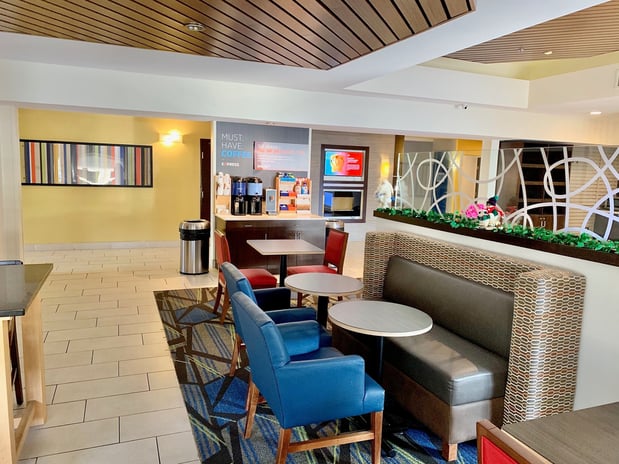Images Holiday Inn Express & Suites Chicago-Libertyville by IHG