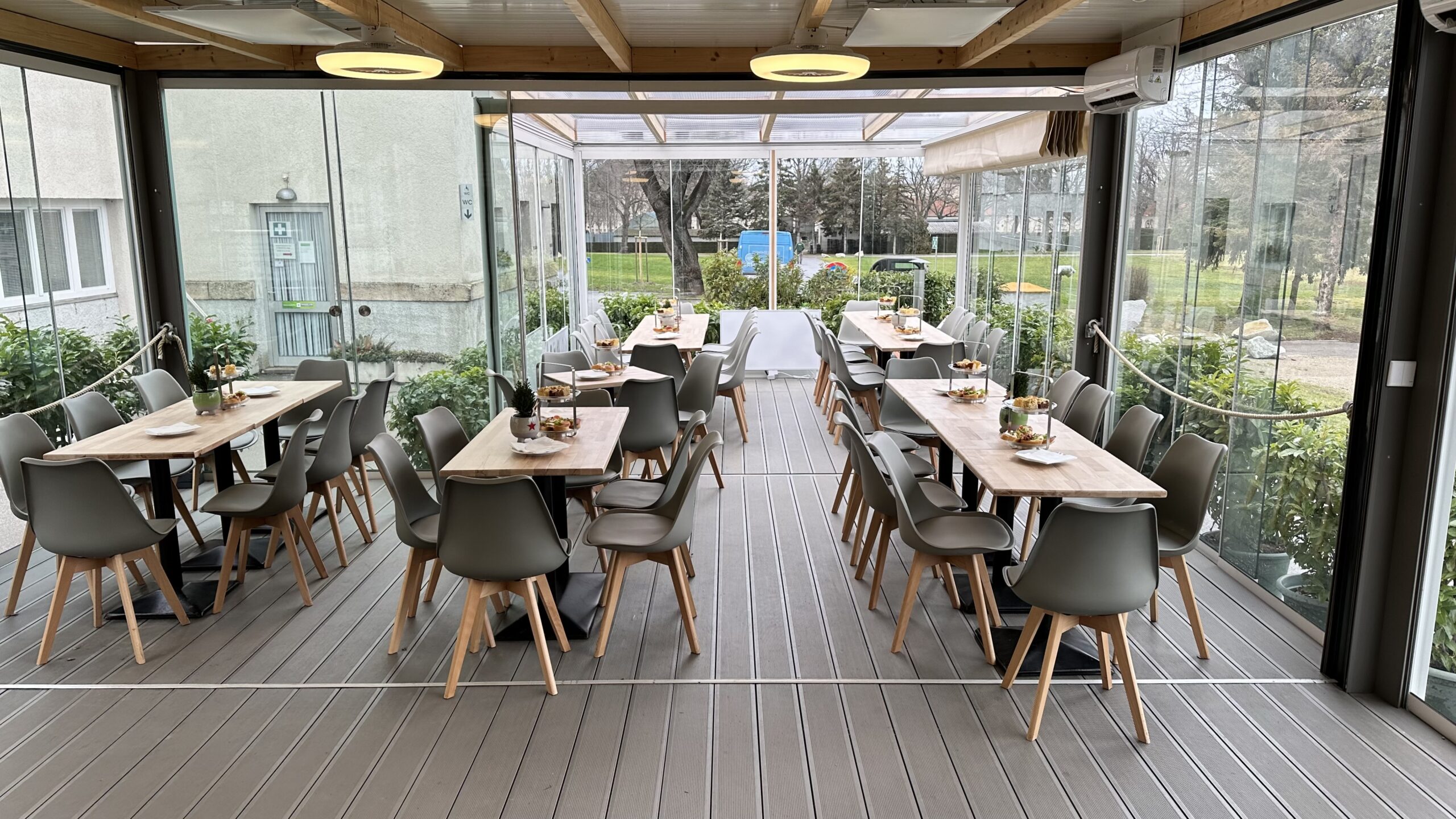 Bild 3 von PHÖNIX CAFETERIA