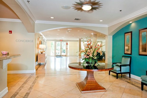 Images Plaza at Sherman Oaks