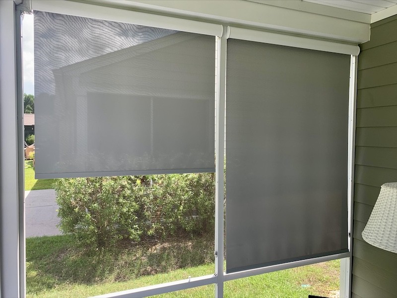 Just because winter is here, doesn’t mean you have to sacrifice your outdoor space! With our sleek exterior solar shades, you can enjoy your outdoor space year-round, just like this local Hilton Head Island patio! Choose between different sun protection, style, and color options that best fit your outdoor space’s functionality and design needs.