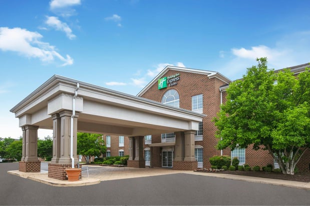 Images Holiday Inn Express & Suites Warrenton by IHG