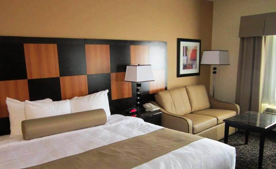 King Whirlpool Suite