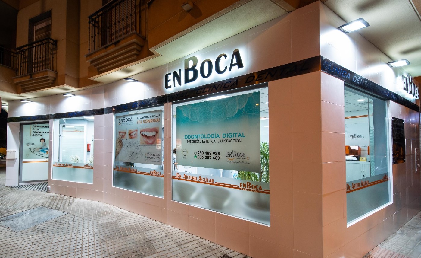 Images EnBoca Clínica Dental - Dr. Arturo Aguilar