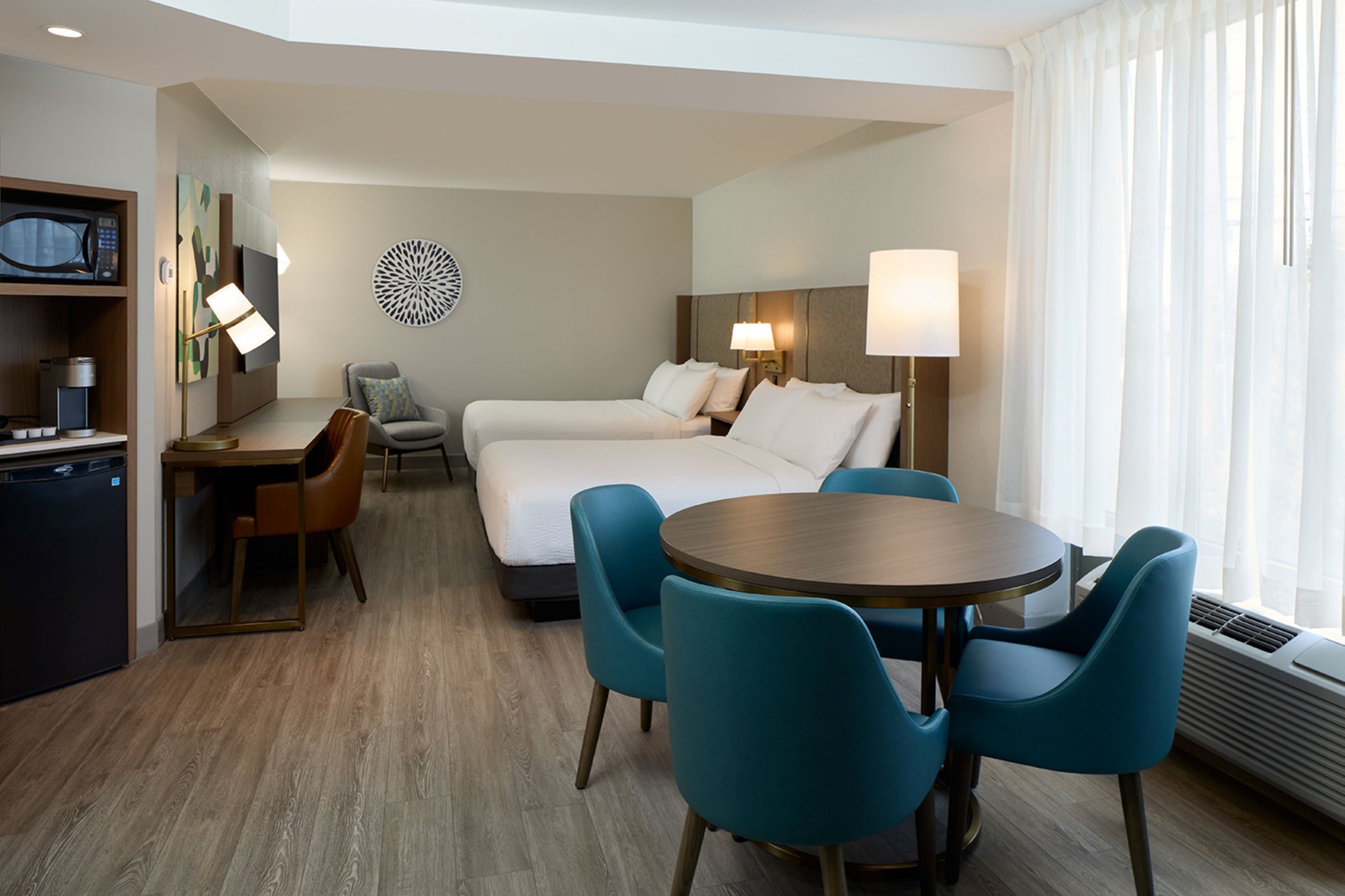 Images Holiday Inn & Suites Montreal Airport by IHG