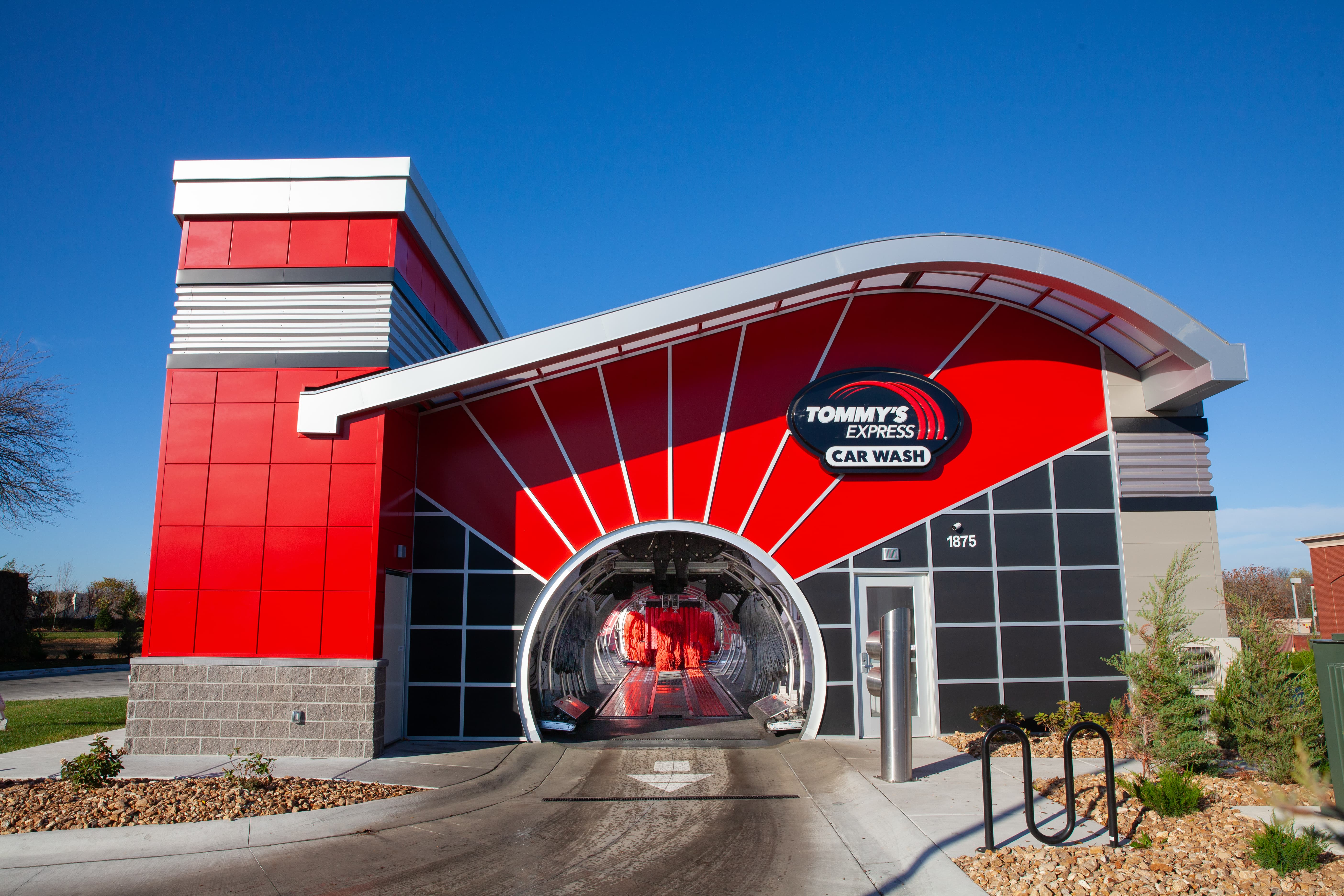 Tommy's Express Car Wash Image