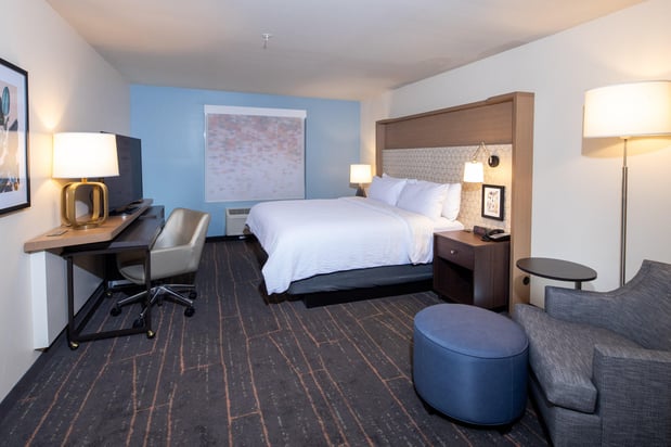 Images Holiday Inn & Suites Detroit - Troy by IHG