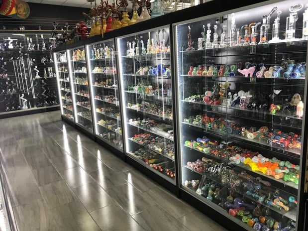 Images United Smoke & Vape Shop
