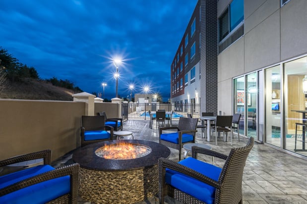 Images Holiday Inn Express & Suites Gainesville - Lake Lanier Area by IHG