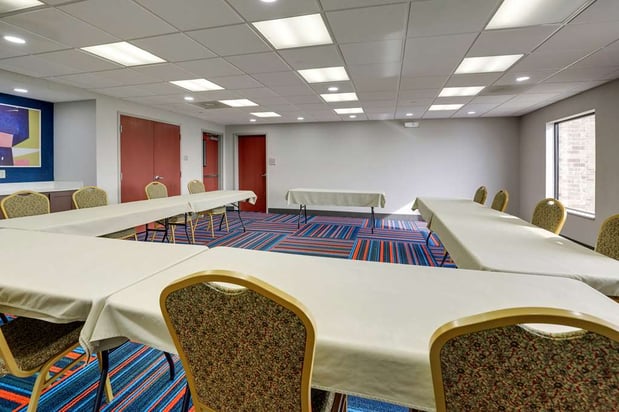 Images Hampton Inn & Suites St. Louis-Edwardsville