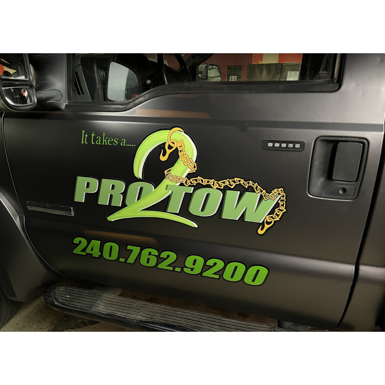 Pro 2 Tow Logo