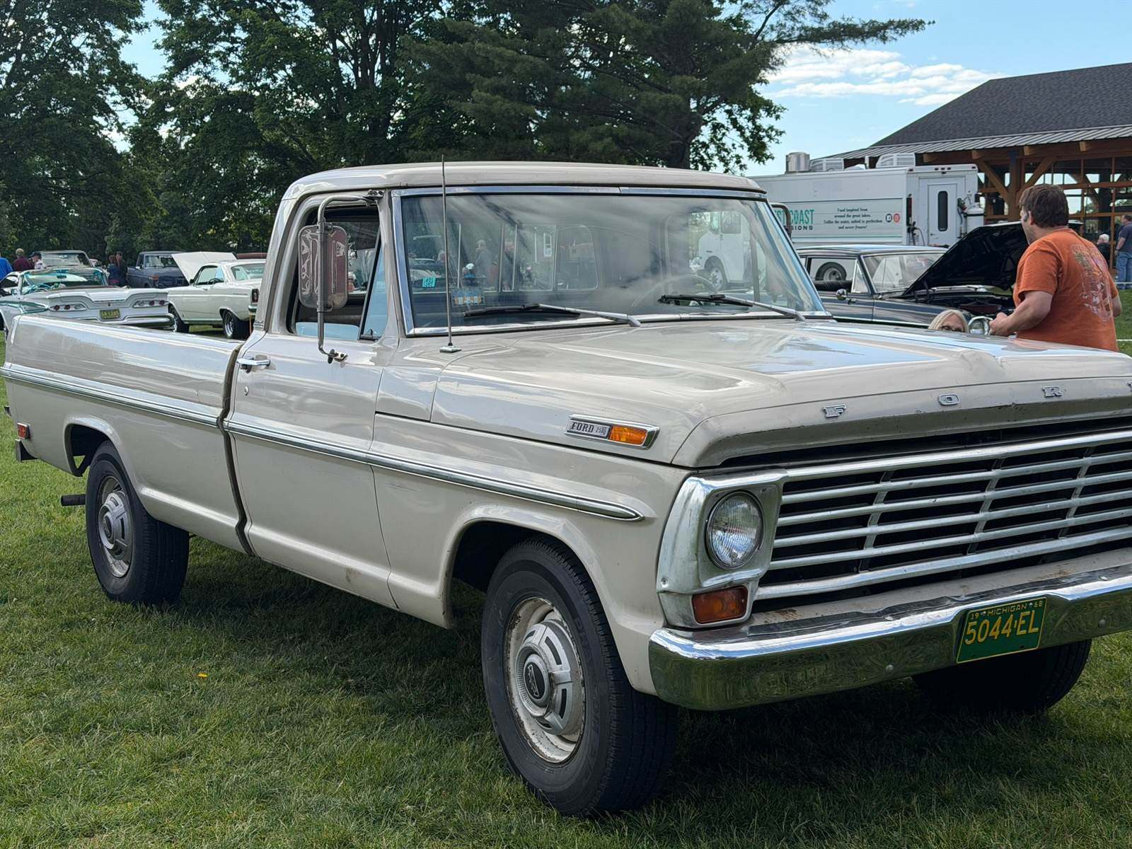 Got to check out some awesome cars today and had a great time seeing all the unique rides and meeting fellow car lovers along the way.