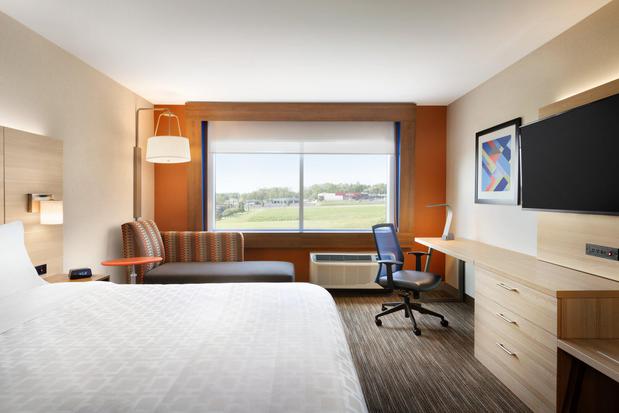 Images Holiday Inn Express Indiana, an IHG Hotel