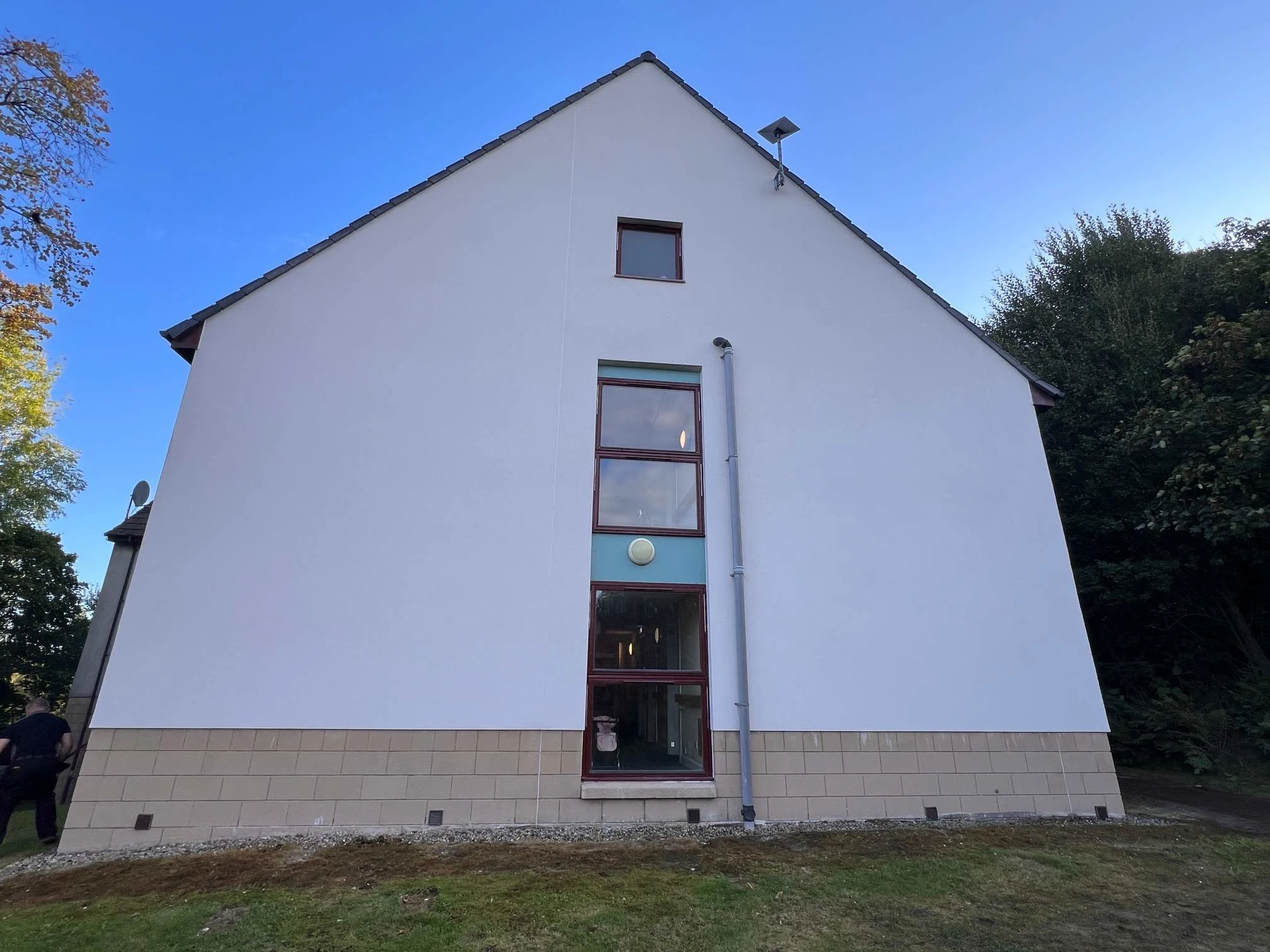 Images HW UK Services Ltd