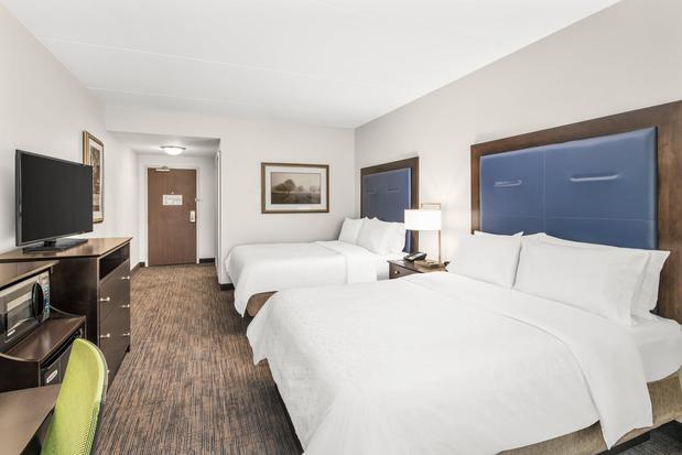 Images Holiday Inn Express & Suites Wilmington-Newark by IHG