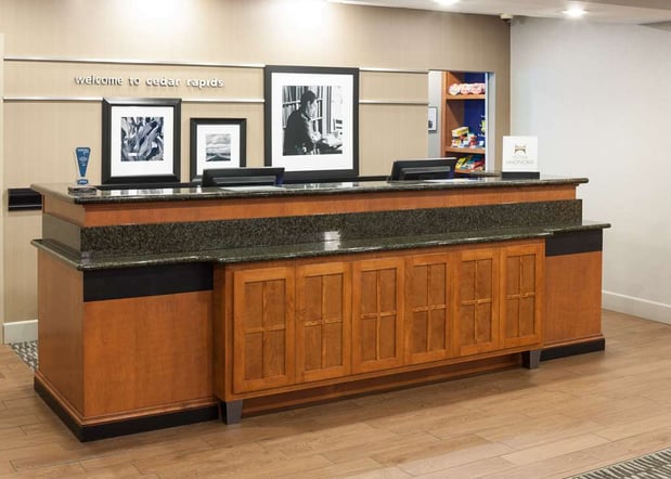 Images Hampton Inn & Suites Cedar Rapids - North