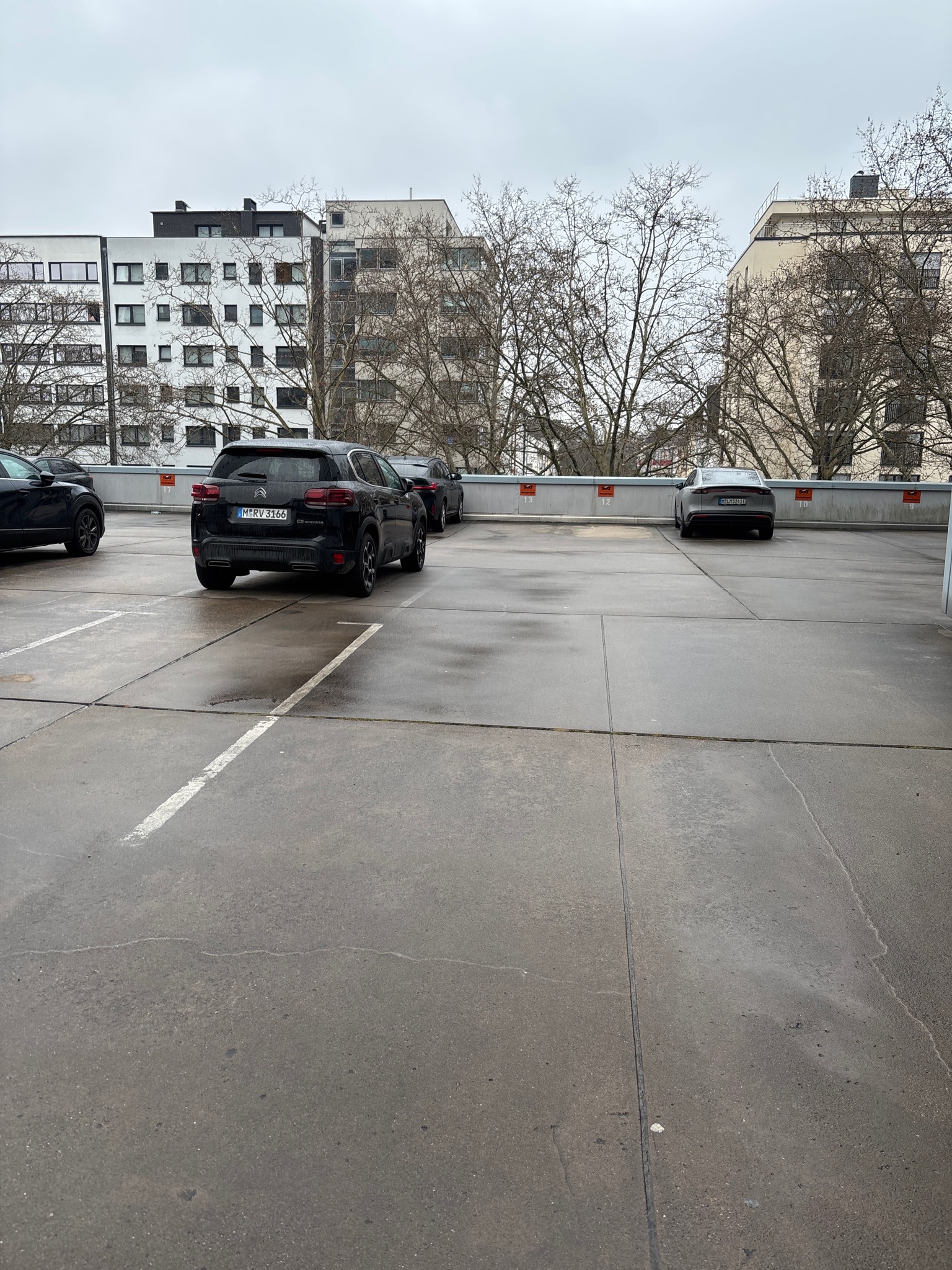 SIXT Transporter & Autovermietung Frankfurt am Main West/Messe, Mainzer Landstr. 351-353 in Frankfurt am Main