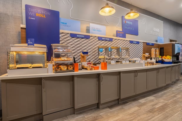 Images Holiday Inn Express & Suites Kansas City Airport by IHG