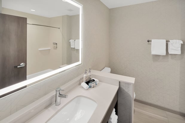 Images Holiday Inn Express & Suites Fort Walton Beach - Eglin Area by IHG