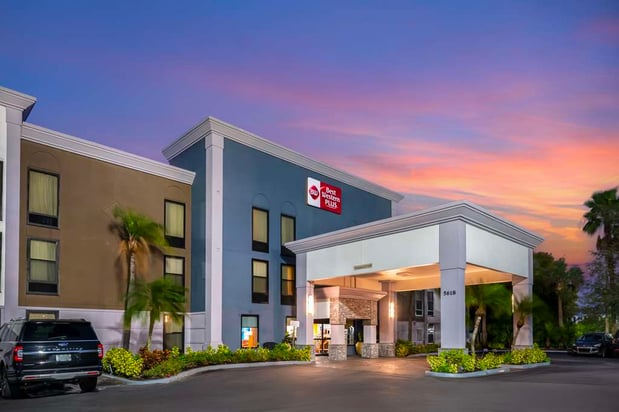 Images Best Western Plus Universal Inn