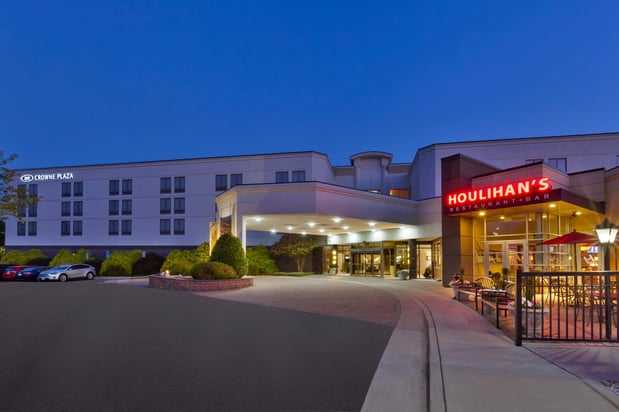 Images Crowne Plaza Dulles Airport by IHG