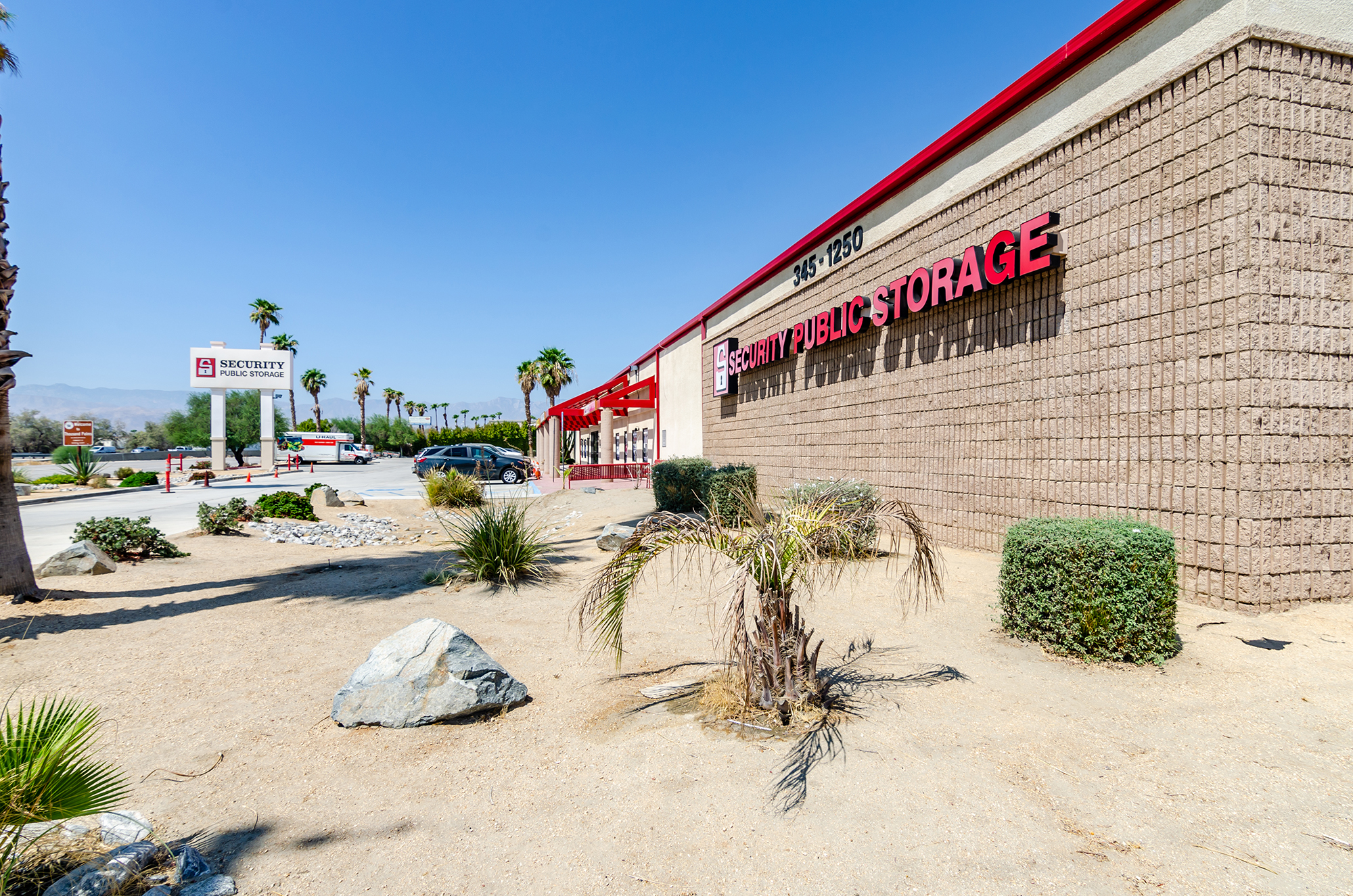 Self Storage Open 7 Days a Week in Palm Desert, CA.