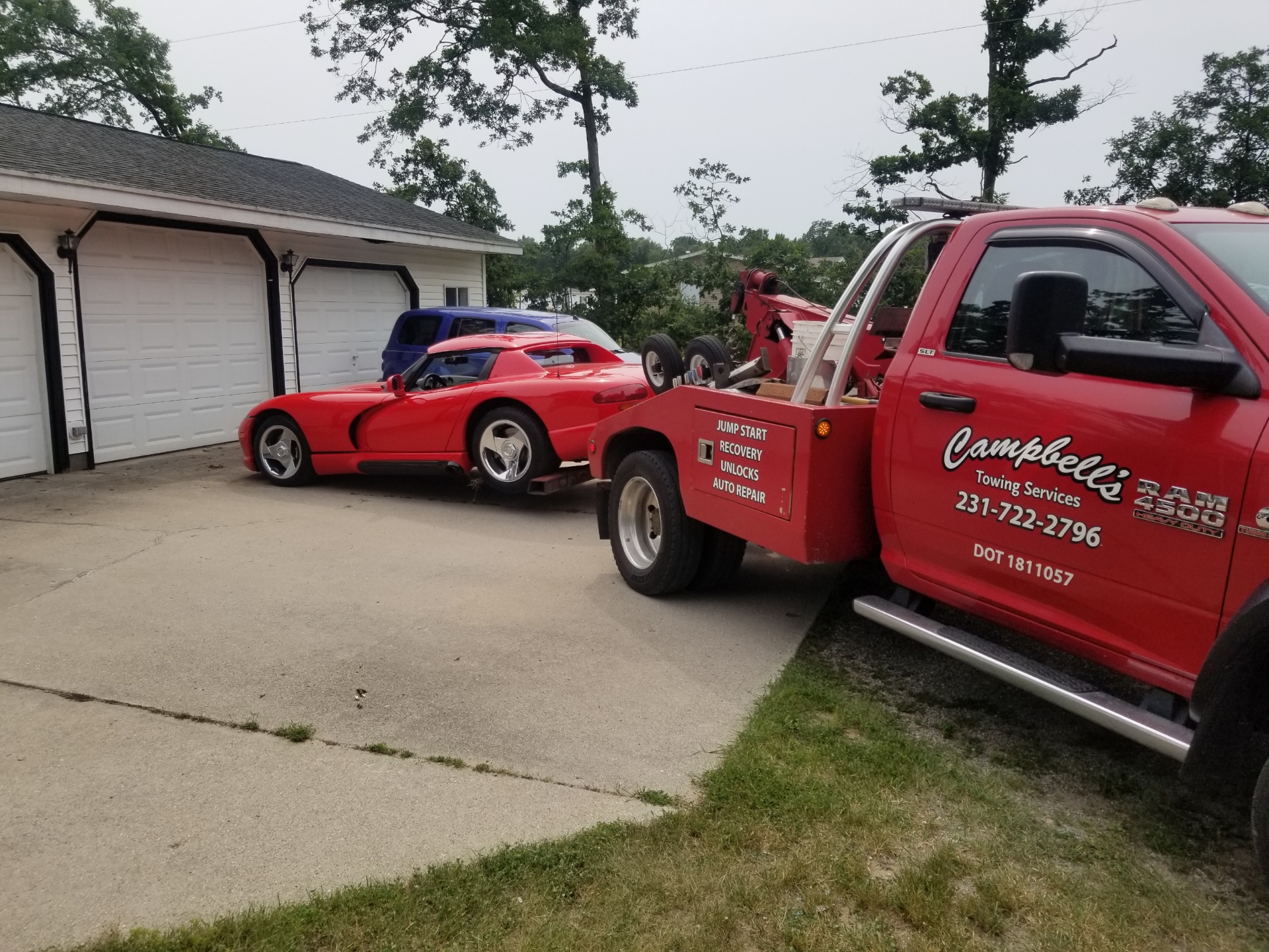 Call now for a reliable towing service!