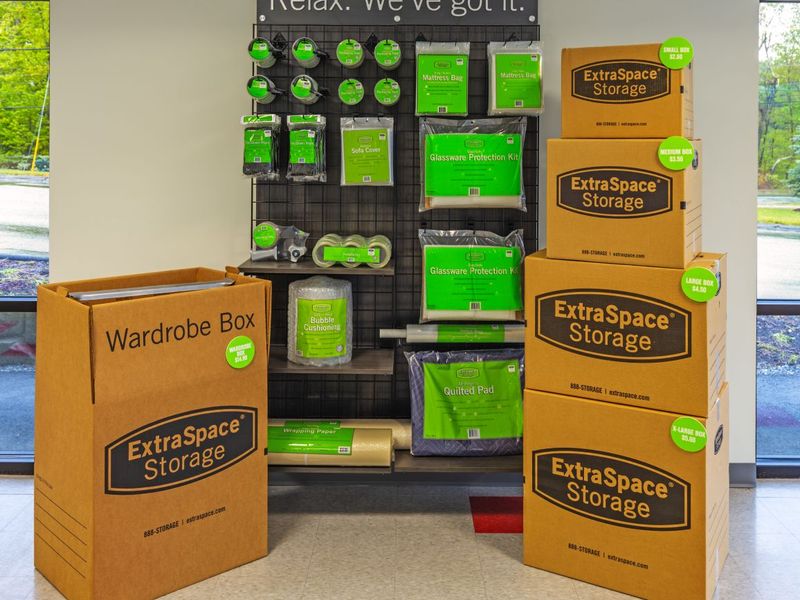 3653_Merchandise Wall