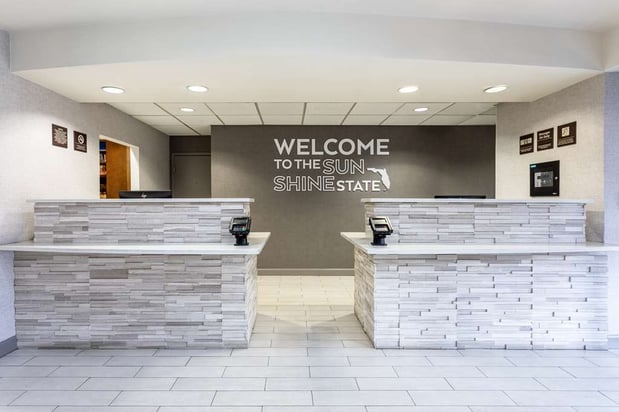 Images Hampton Inn Orlando-International Airport