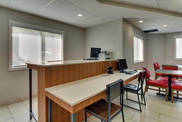 Images Holiday Inn Express West Palm Beach Metrocentre by IHG