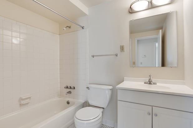 Images Vantage Pointe West Apartment Homes