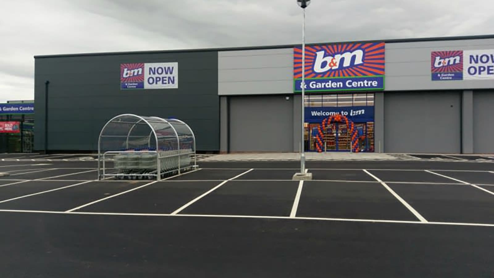 Images B&M Store with Garden Centre