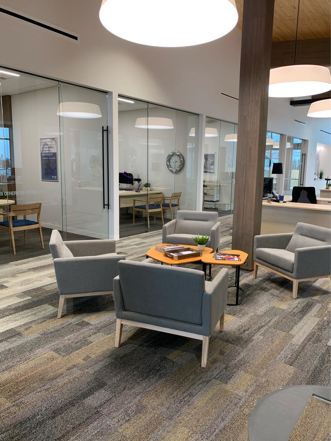 First United Bank - Shawnee Harrison - interior bank offices