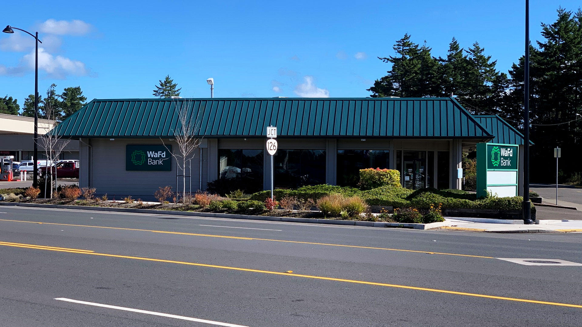 Photo of the WaFd Bank Branch location in Florence, Oregon. Located at 620 Highway 101, Florence, OR WaFd Bank Florence (541)997-8206