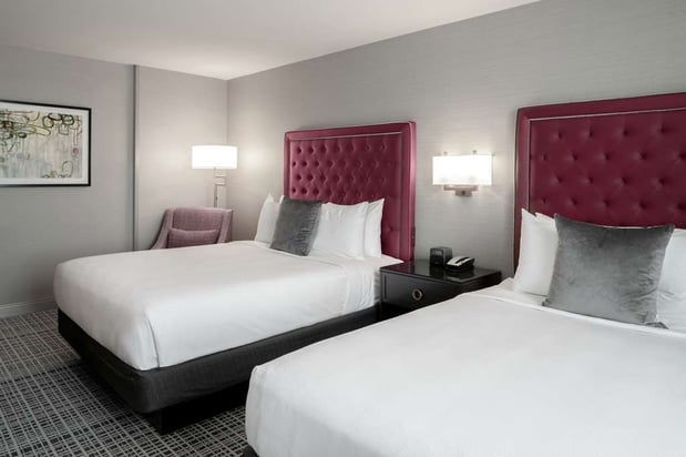 Images The Axis Moline Hotel, Tapestry Collection by Hilton