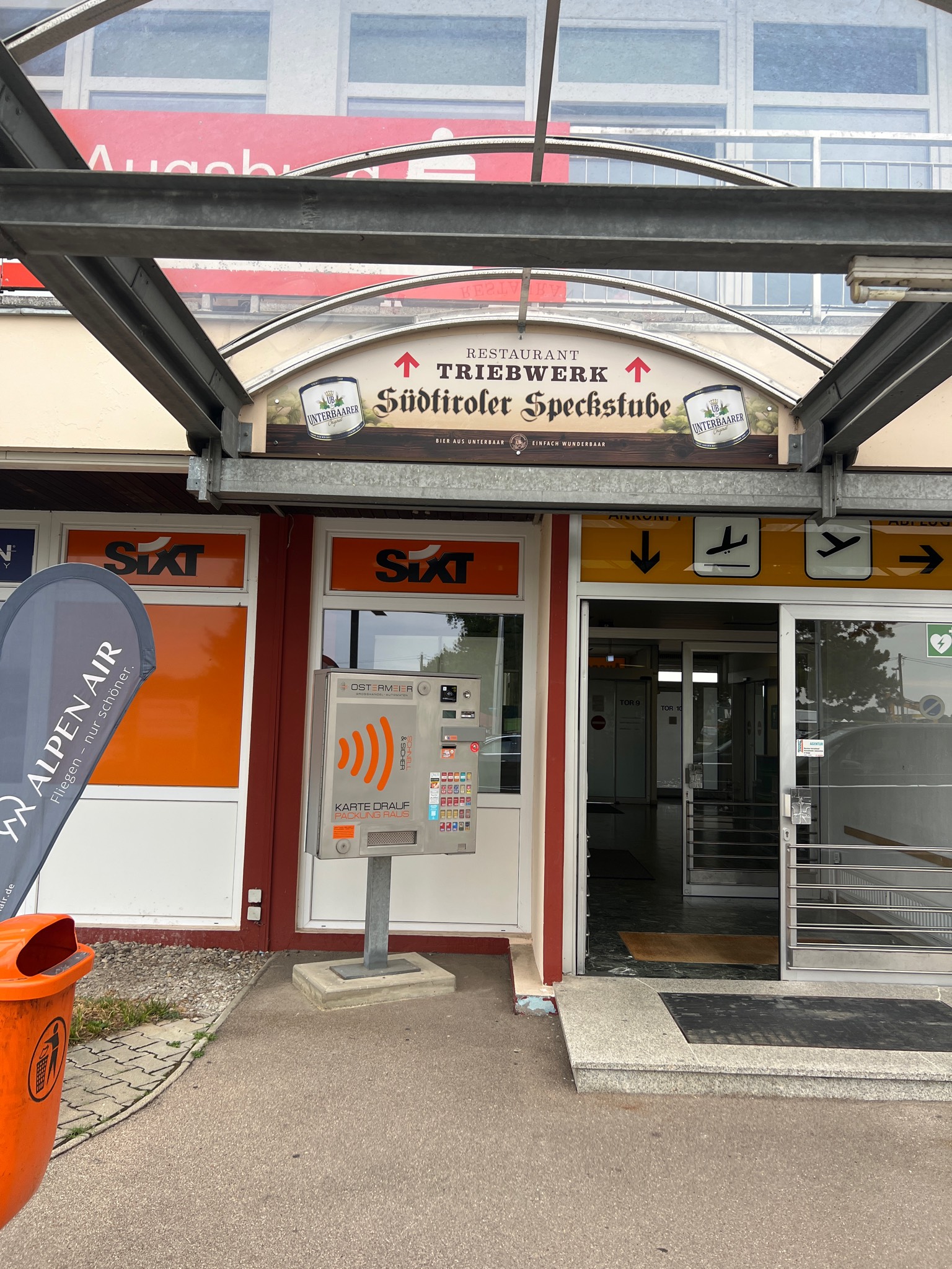 SIXT Autovermietung  - Meet & Greet - Augsburg Flughafen, Flughafenstr. 6 in Augsburg
