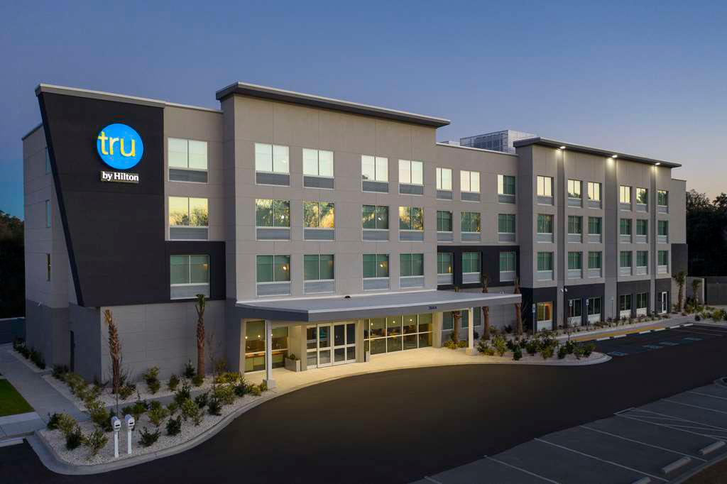 Tru by Hilton Beaufort