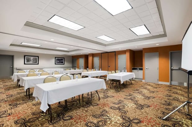 Images Hampton Inn McHenry