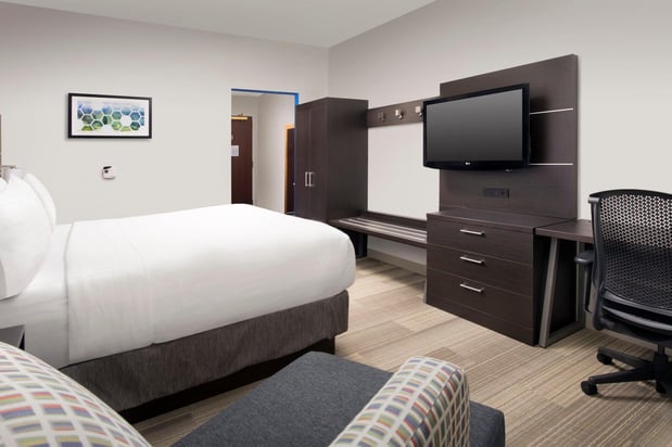 Images Holiday Inn Express Knoxville-Strawberry Plains by IHG