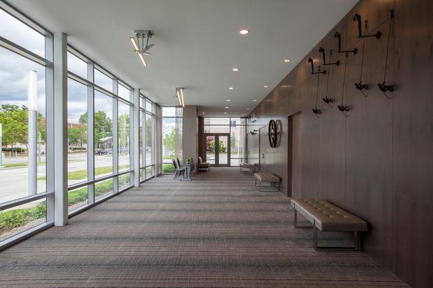 Images Holiday Inn Cleveland Clinic by IHG