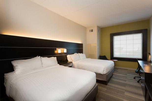 Images Holiday Inn Express & Suites Reading Airport, an IHG Hotel