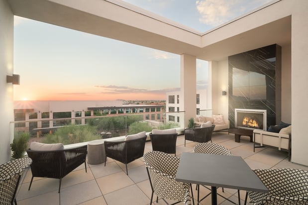 Images Huxley Scottsdale