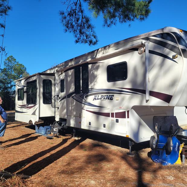 Images D-RV Mobile Repair