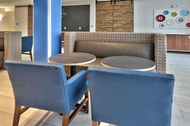Images Holiday Inn Express & Suites Albuquerque East by IHG