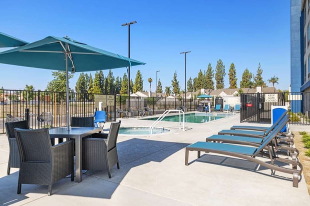 Images Hampton Inn & Suites Bakersfield Central