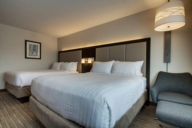 Images Holiday Inn Express & Suites Mount Vernon, an IHG Hotel