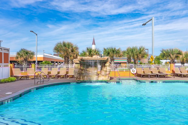 Images Holiday Inn & Suites Virginia Beach - North Beach by IHG