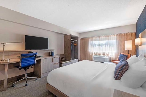 Images Best Western Plus Landmark Inn