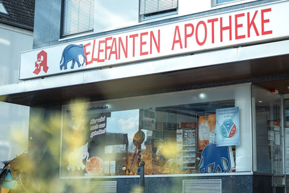 Elefanten-Apotheke, Hauptstr. 309 in Köln