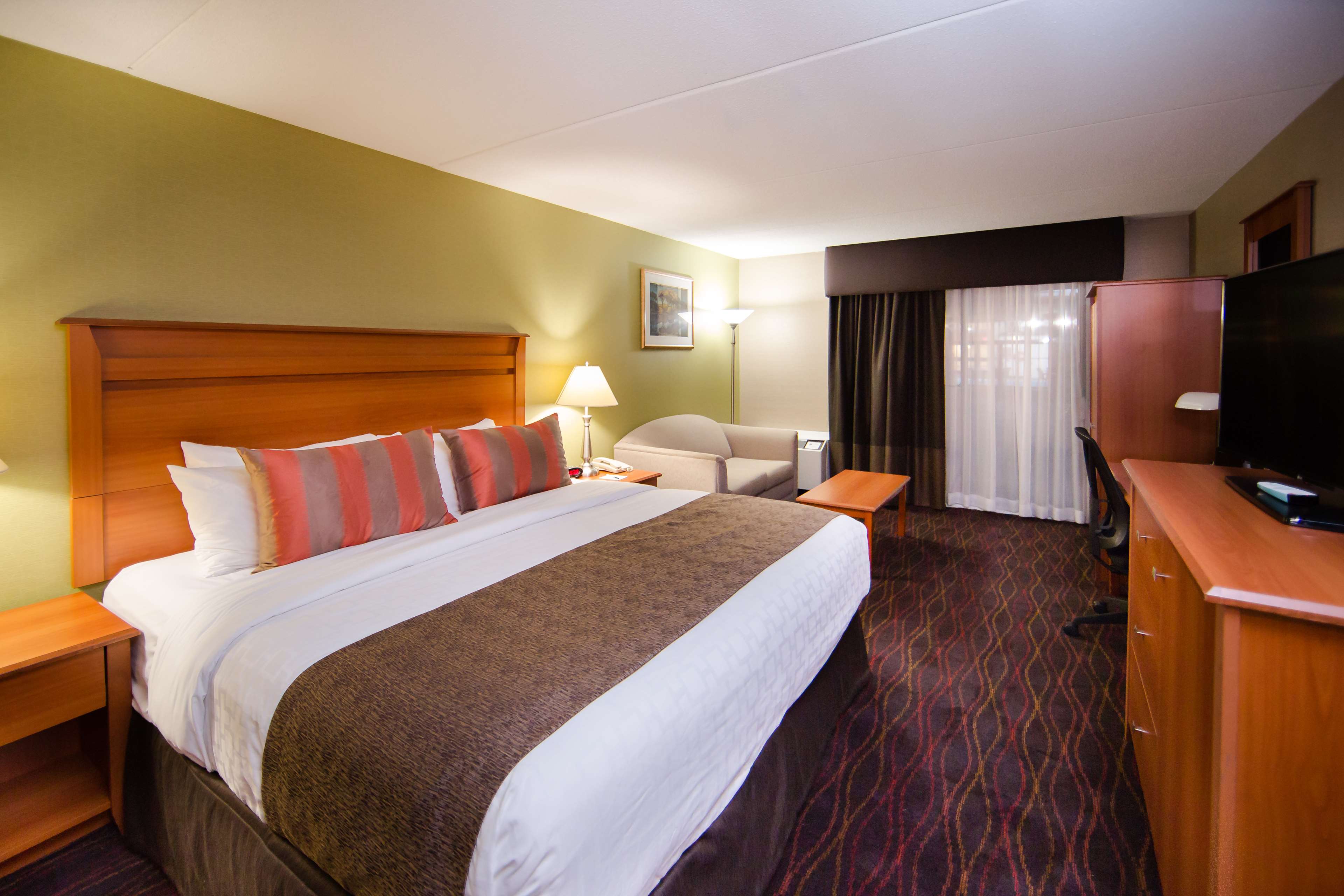King With Sofa Bed Best Western Plus Ottawa Kanata Hotel & Conference Centre Ottawa (613)828-2741